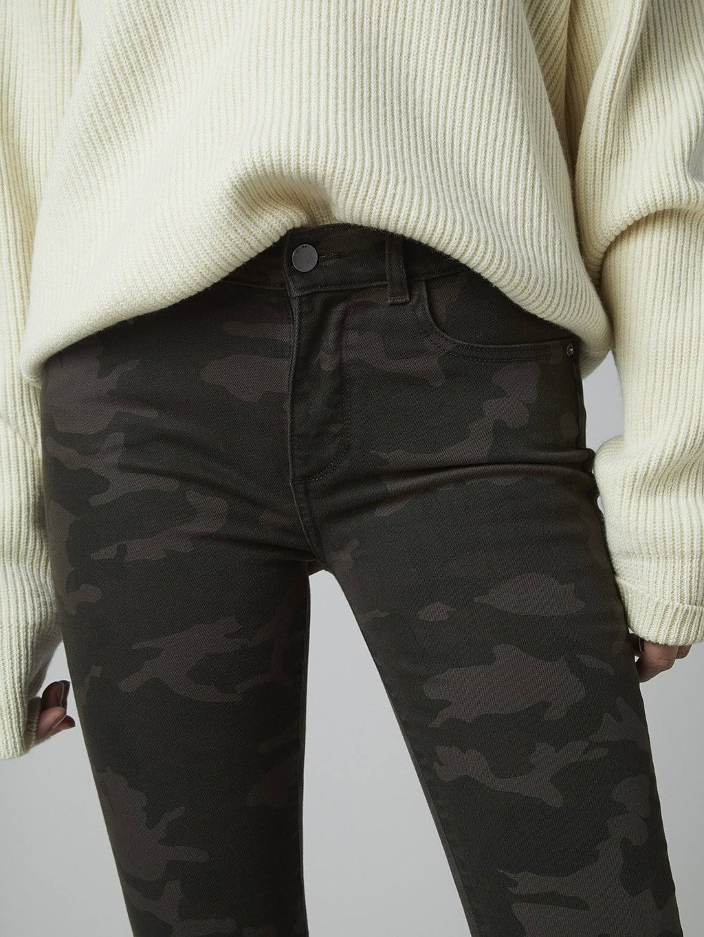 Dark Camo Skinny Crop Jeans M576