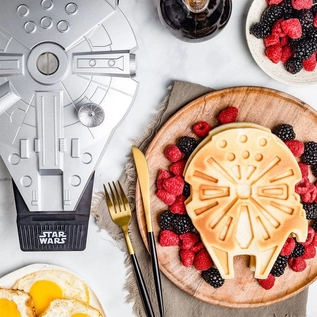 Star Wars Millennium Falcon Waffle Maker O7761