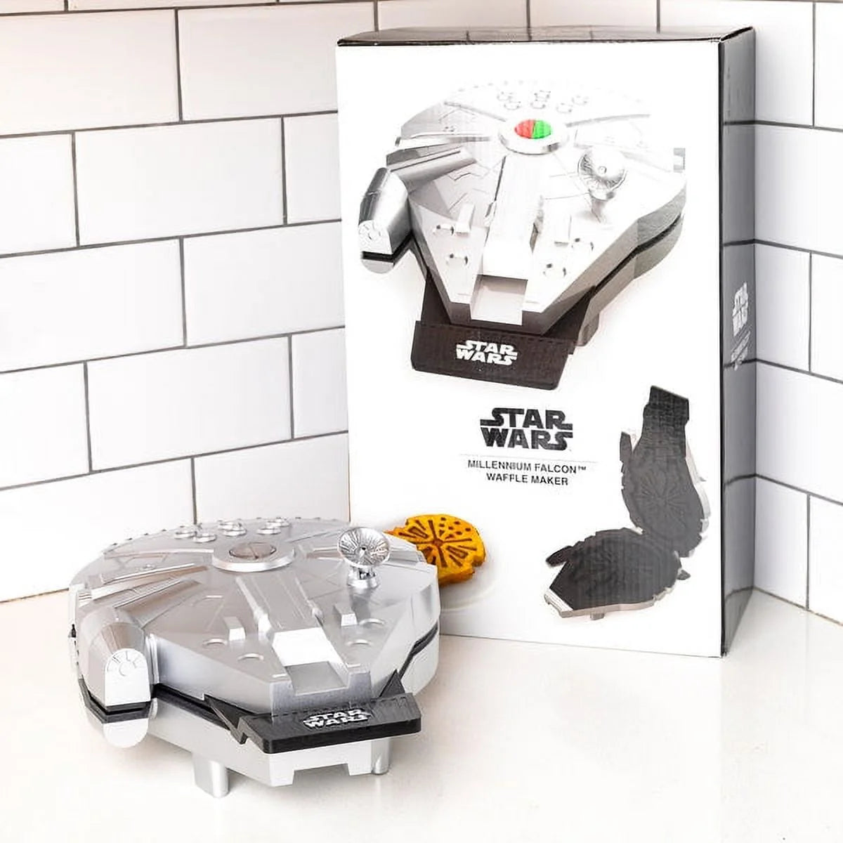 Star Wars Millennium Falcon Waffle Maker O7761