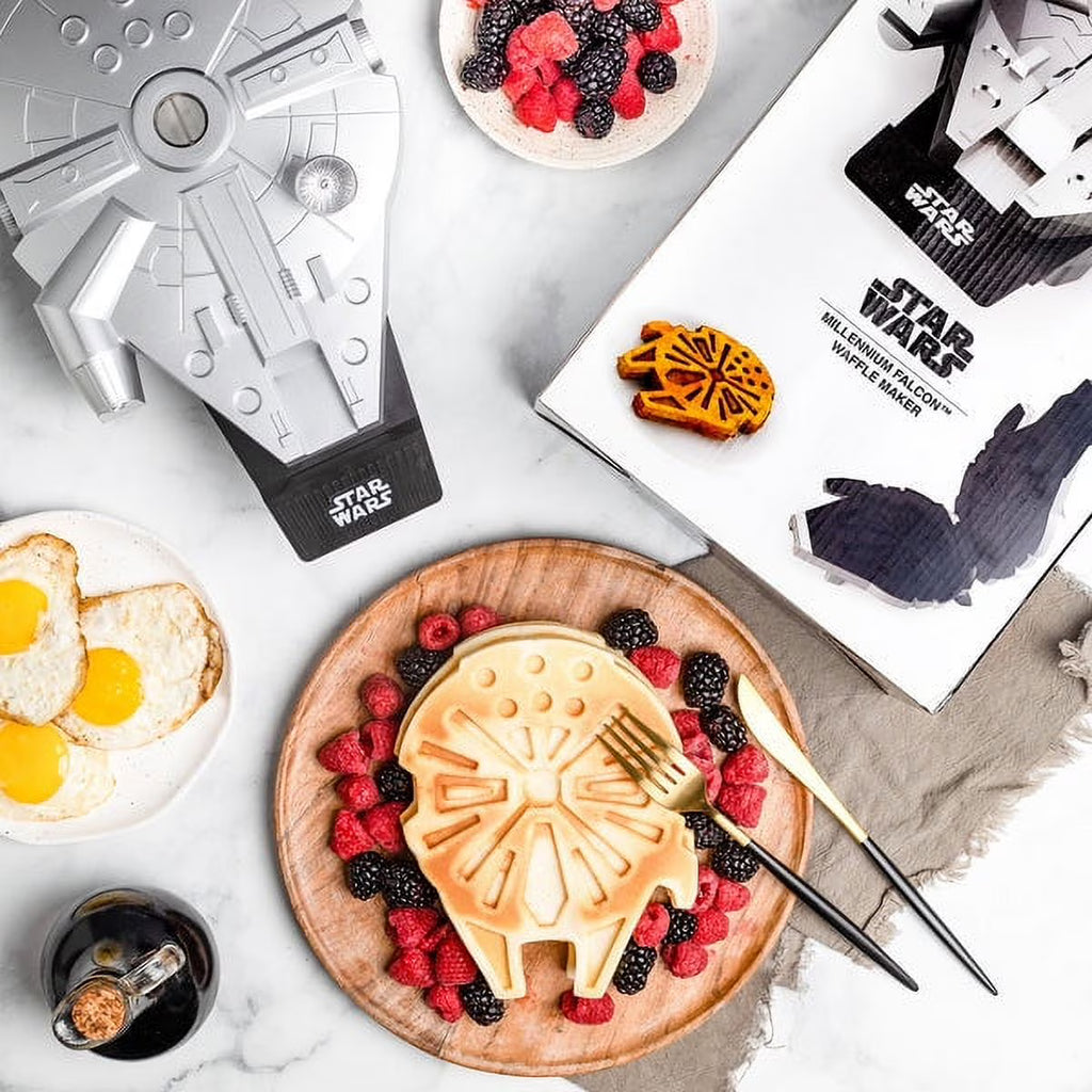 Star Wars Millennium Falcon Waffle Maker O7761