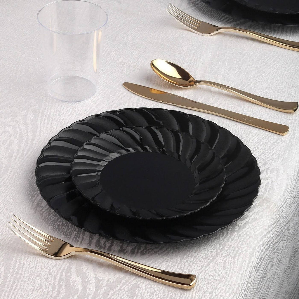 Ivory Round Disposable Plastic Buffet Plates B52371