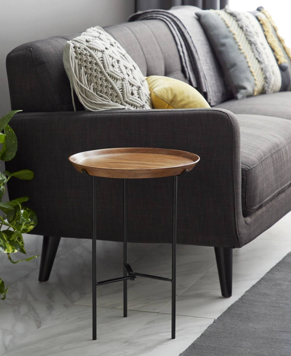 Industrial Accent Table E938132