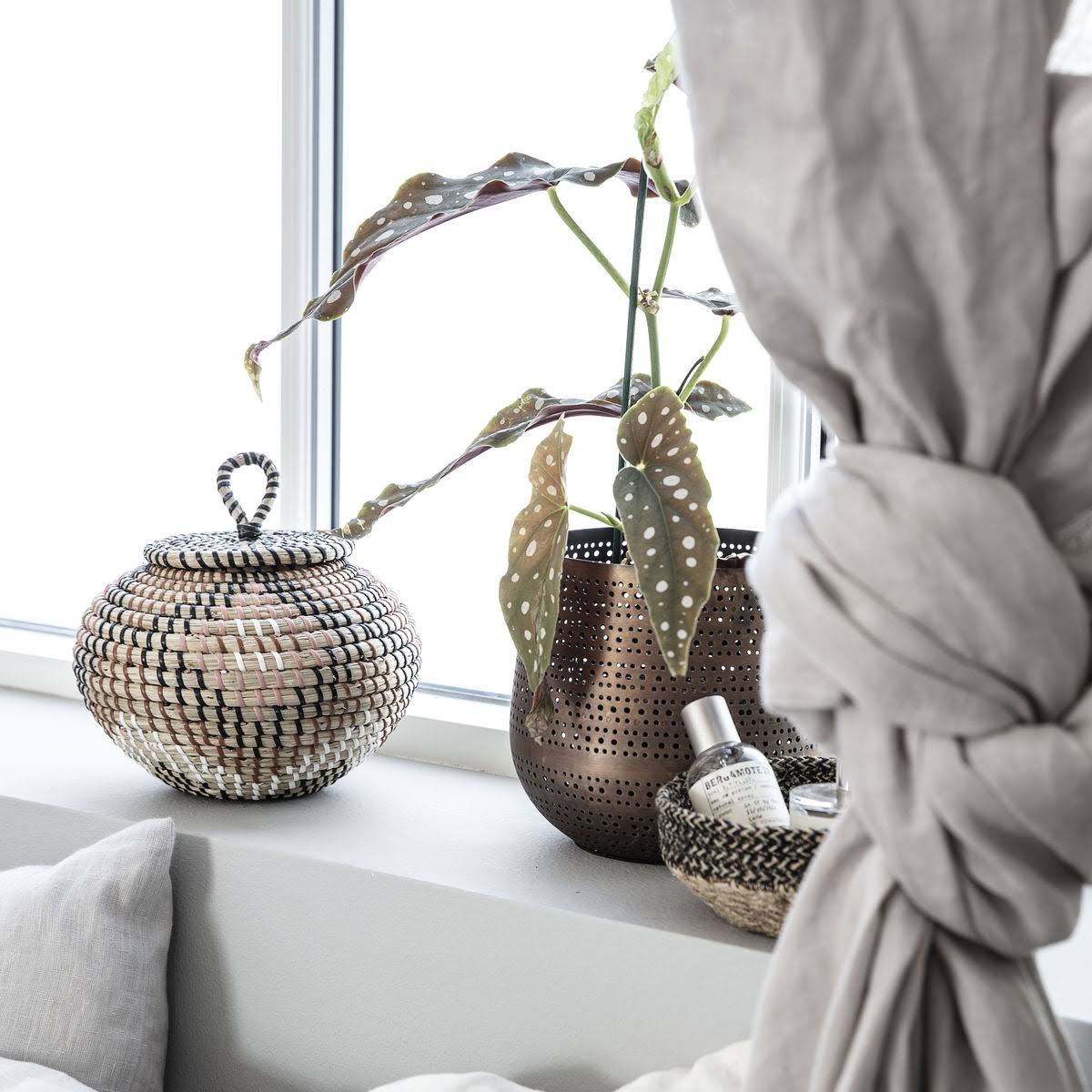Perfo Candle Holder N363